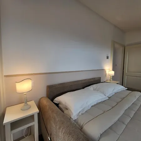 Magic Spell - 200 Mq - Zona Centro - Intera Con Ampi Spazi Relax, Fino A 10 Ospiti, ----------------- Tassa Inclusa Spello