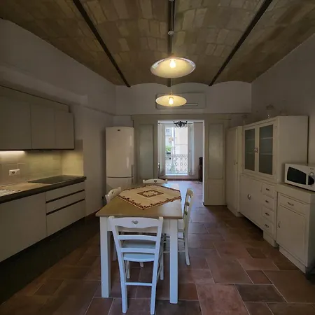 Magic Spell - 200 Mq - Zona Centro - Intera Con Ampi Spazi Relax, Fino A 10 Ospiti, ----------------- Tassa Inclusa Tatil Evi