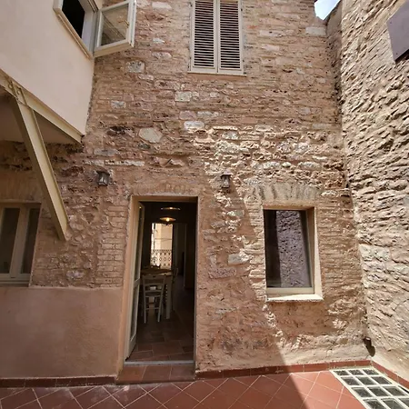 Hébergement de vacances Magic Spell - 200 Mq - Zona Centro - Intera Con Ampi Spazi Relax, Fino A 10 Ospiti, ----------------- Tassa Inclusa Spello